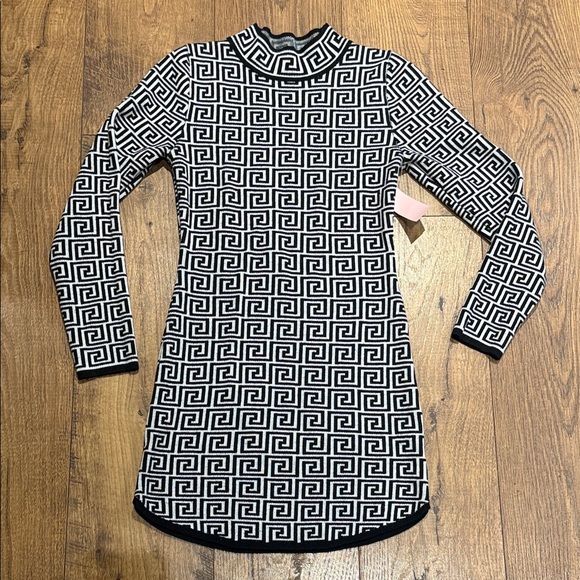 Mock Neck Top - Picture 2 of 4